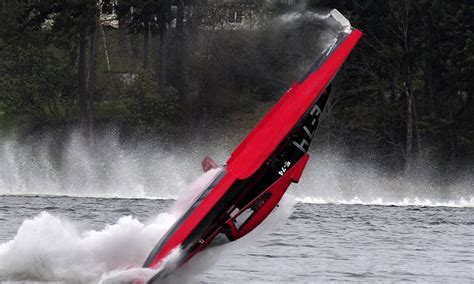 Man dies in very first high-speed boat race¿ in front of horrified ...