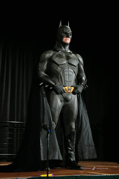 Batman Begins | Batman cosplay, Batman christian bale, Batman begins