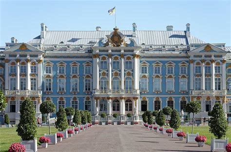 Catherine Palace is the best thing you'll see all day in St. Petersburg