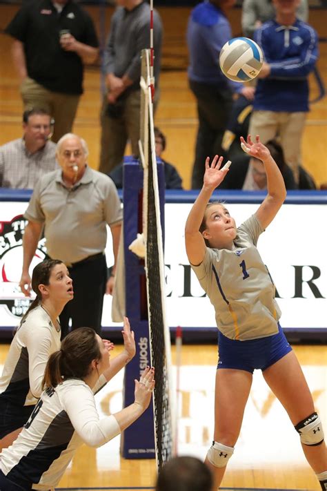 PHOTO GALLERY: Loper Volleyball Wins MIAA Conference Tournament – UNK News