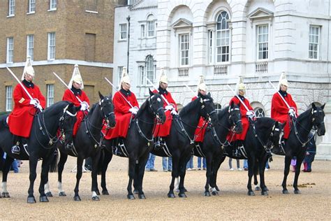 Picture of the Day: Horse Guard at Buckingham Palace - Blog ...