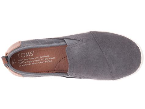 TOMS Kids Avalon Slip-On (Little Kid/Big Kid) Navy Denim/Brown - Zappos ...