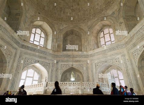 Shah jahan and mumtaz mahal hi-res stock photography and images - Alamy