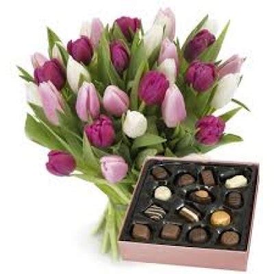 Send Spring Flower To Barcelona : 31 tulip with chocolate Godiva box