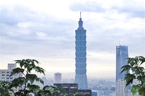 Taiwan: Elephant Mountain, My First Hike Abroad - Wander B