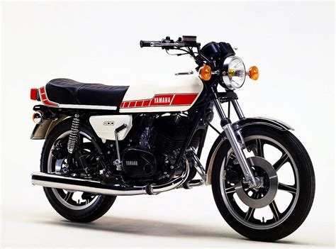 Review of Yamaha RD 125 1973: pictures, live photos & description ...