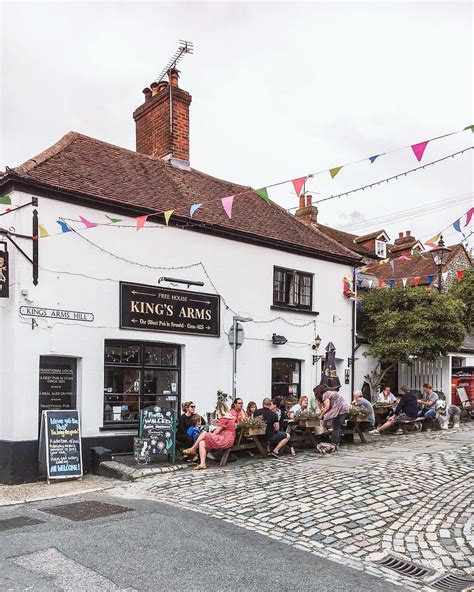 The King's Arm. The oldest pub in Arundel, c 1625. | Old pub, Cafe ...