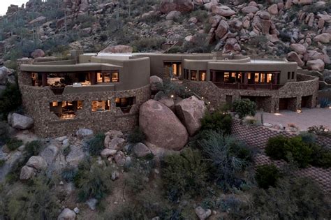 Explore the best desert architecture: top modern and traditional houses you can actually buy ...