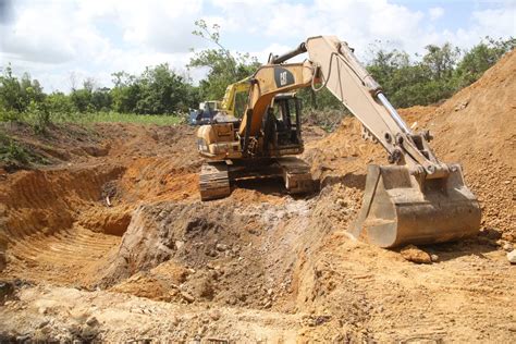 Cops, ministry probe claims of illegal quarrying in Wallerfield - CNC3