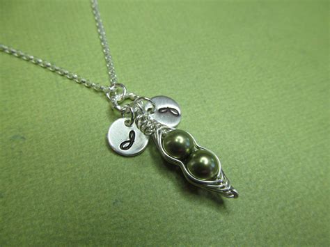 Personalized Peas in a Pod sterling silver mother necklace | Mothers necklace, Bff jewelry ...