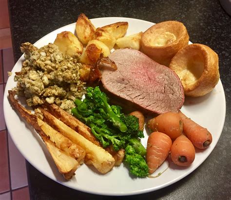 [homemade] British beef roast dinner : food