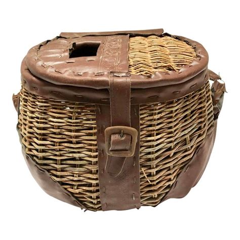 1940s Vintage Handcrafted Creel Fishing Basket | Basket, Vintage picnic, Vintage