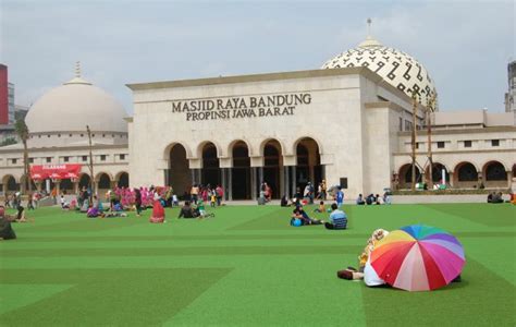 Sejarah Singkat Dan Alamat Lokasi Masjid Raya Bandung + Hotel Terdekat