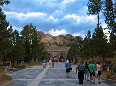 Going RV Way: Mount Rushmore Night Lighting Ceremony