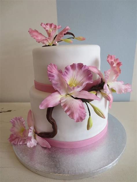 Delicate orchids cake - Cake by SweetMamaMilano - CakesDecor