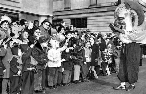 Quirky Vintage Photos of the Macy’s Thanksgiving Day Parade | HISTORY