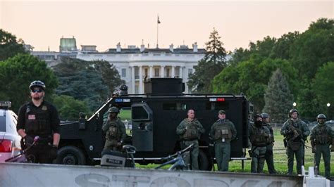 George Floyd protests: Trump rushed to White House bunker and Secret ...