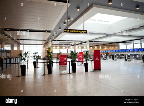 Gatwick Airport Departures Stock Photo - Alamy