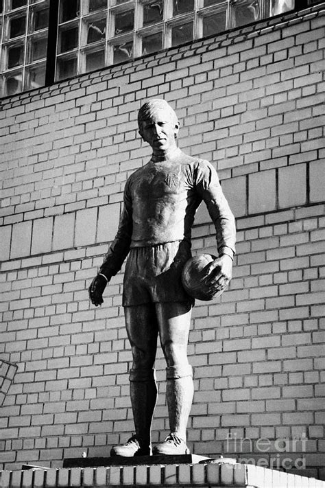 john greig statue at ibrox stadium home of rangers fc Glasgow Scotland ...