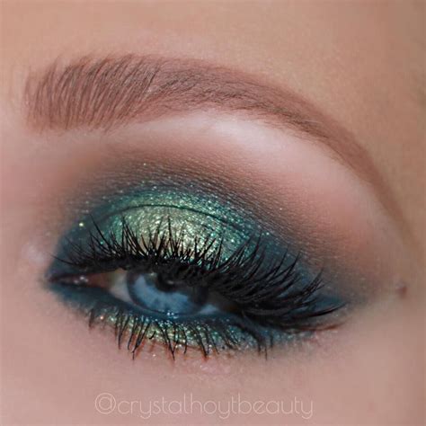 Makeup For Blue Green Eyes - Wavy Haircut