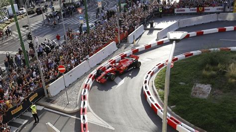 Sebastian Vettel crashes his Ferrari during F1 parade in Milan | news ...