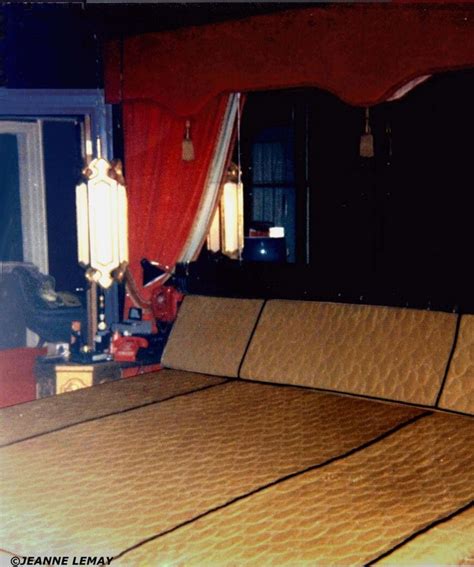 Upstairs at Graceland 13 Rare Photos – Elvis Presley