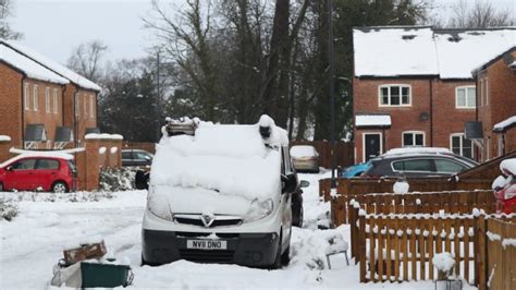 UK weather forecast: Heavy snow expected to bring disruption to parts ...