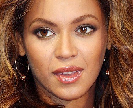 Perfect eyes and lips - Get the look: Beyonce' - Heart