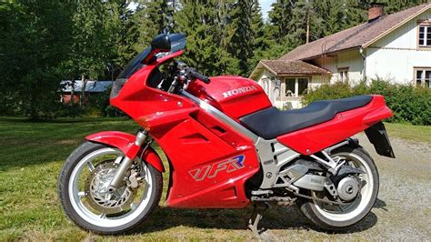 Honda VFR 750 F RC36 750 cm³ 1990 - Kuru - Motorcycle - Nettimoto