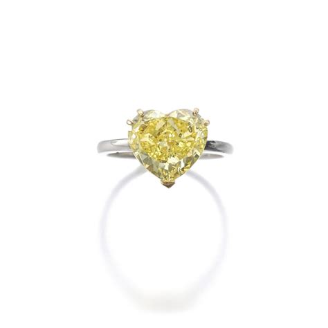 Fancy vivid yellow diamond ring | Important Jewels | 2022 | Sotheby's