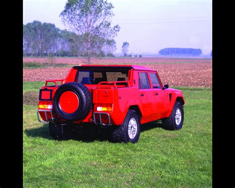 Lamborghini LM002 1986 - 1992