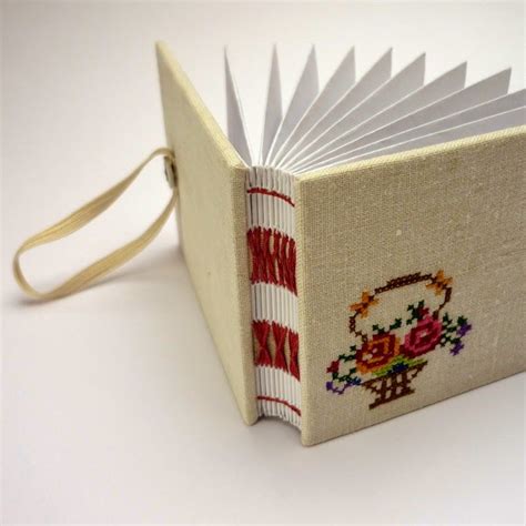 Kate Bowles Livros: fevereiro 2015 Paper Projects, Paper Crafts, Envelope Book, Inexpensive ...