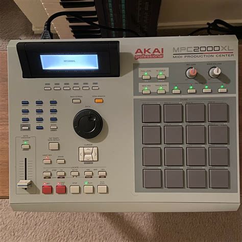 Akai MPC 2000XL with 32MB RAM, Internal Card Reader – MPCHunter