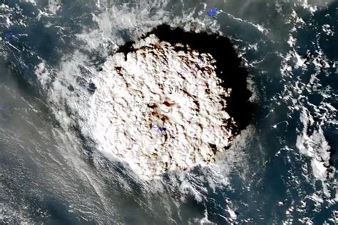 Tonga volcanic eruption captured in dramatic satellite video