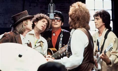 The Traveling Wilburys, in 1988 (Bob Dylan, Jeff Lynne, Tom Petty, George Harrison and Roy ...