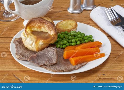 Roast Beef and Yorkshire Pudding Stock Image - Image of carrots, sunday: 115638239