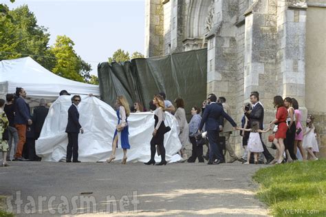 PHOTOS Halle Berry marries Olivier Martinez in France