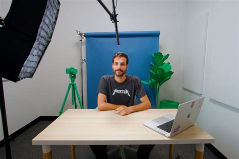 How to Set up a Mini Video Studio for In-Office Recordings - Wistia Blog