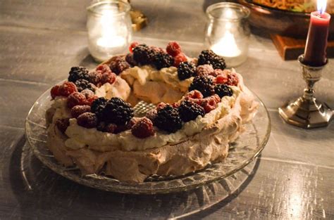 Mary Berry’s Pavlova – In Jennie's Kitchen British Baking Show Recipes, British Desserts ...