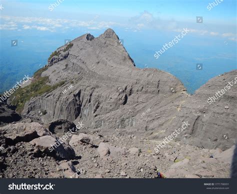 Puncak Bendera Gunung Raung Mountain Indonesia Stock Photo 1771798991 | Shutterstock