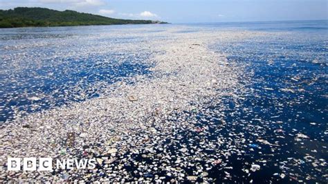 The giant mass of plastic waste taking over the Caribbean - BBC News