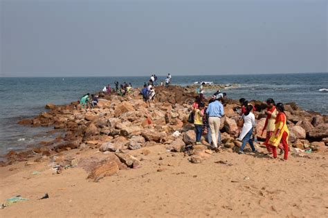 Tourists at Rushikonda Beach in Visakhapatnam Editorial Photography ...