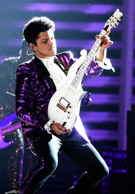 Bruno Mars' Prince tribute at Grammy Awards 2017 was absolutely spot on | Metro News