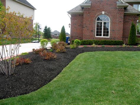 Learn the Good Ideas to Apply Best Mulch for Landscaping – HomesFeed