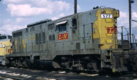 EMD GP9 | Train pictures, Railroad history, Railroad photos