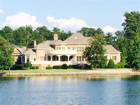 Lakefront luxury. #LakeMurray #LakeHouse #SouthCarolina | Lake, Lake house, House styles