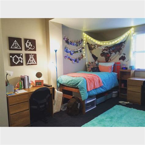 Dorm Decor - Washington University in St. Louis | College dorm room decor, Dorm sweet dorm ...