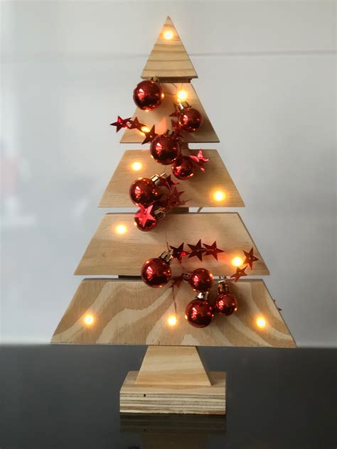 Houten kerstboom met verlichting | A N V I