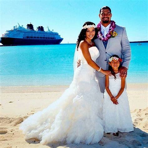 Roman Reigns: Real Name, Age, Height, Father, Mother, Wife, Kids ...