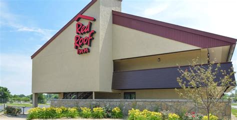 Cheap Hotel in Champaign, IL 61820 | Red Roof